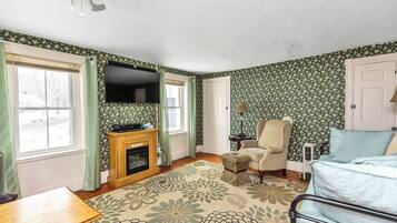 Family Suite, Multiple Beds | Living area