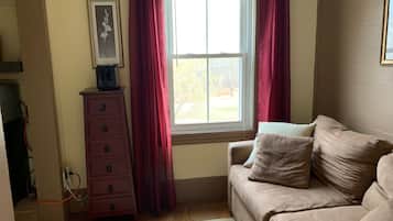 Cambridge Suite, 1 Queen bed | Premium bedding, individually decorated, individually furnished