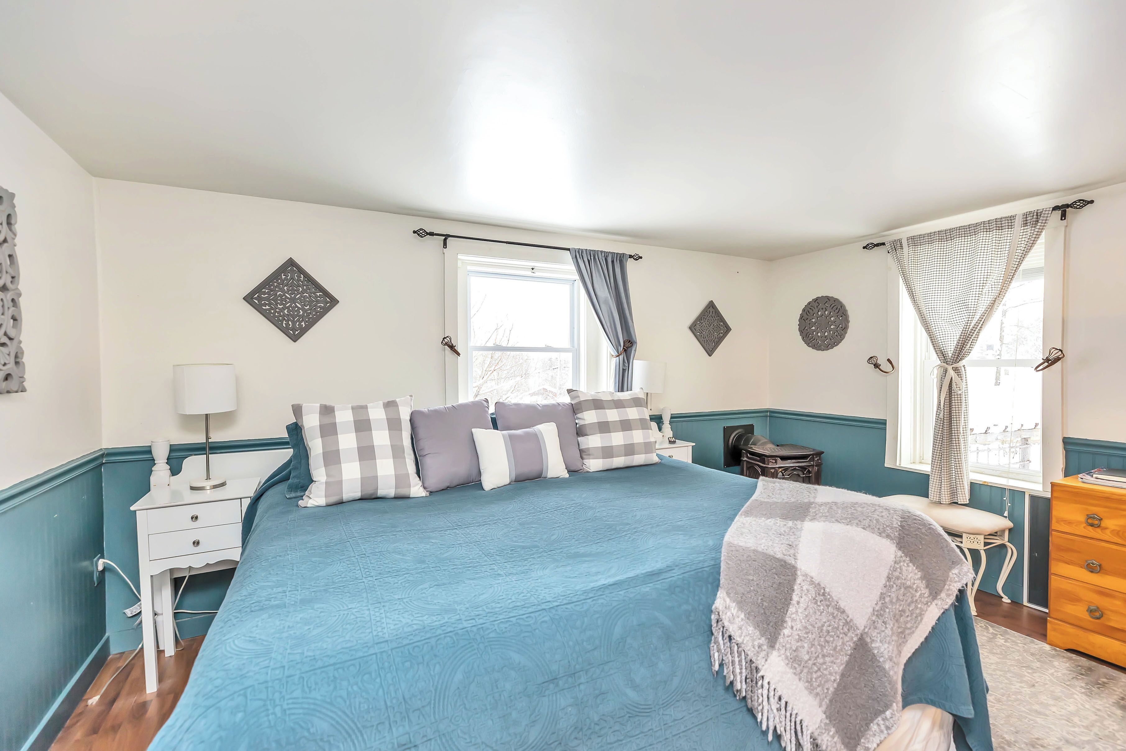 Traditional Room, 1 Bedroom, Accessible | Premium bedding, individually decorated, individually furnished