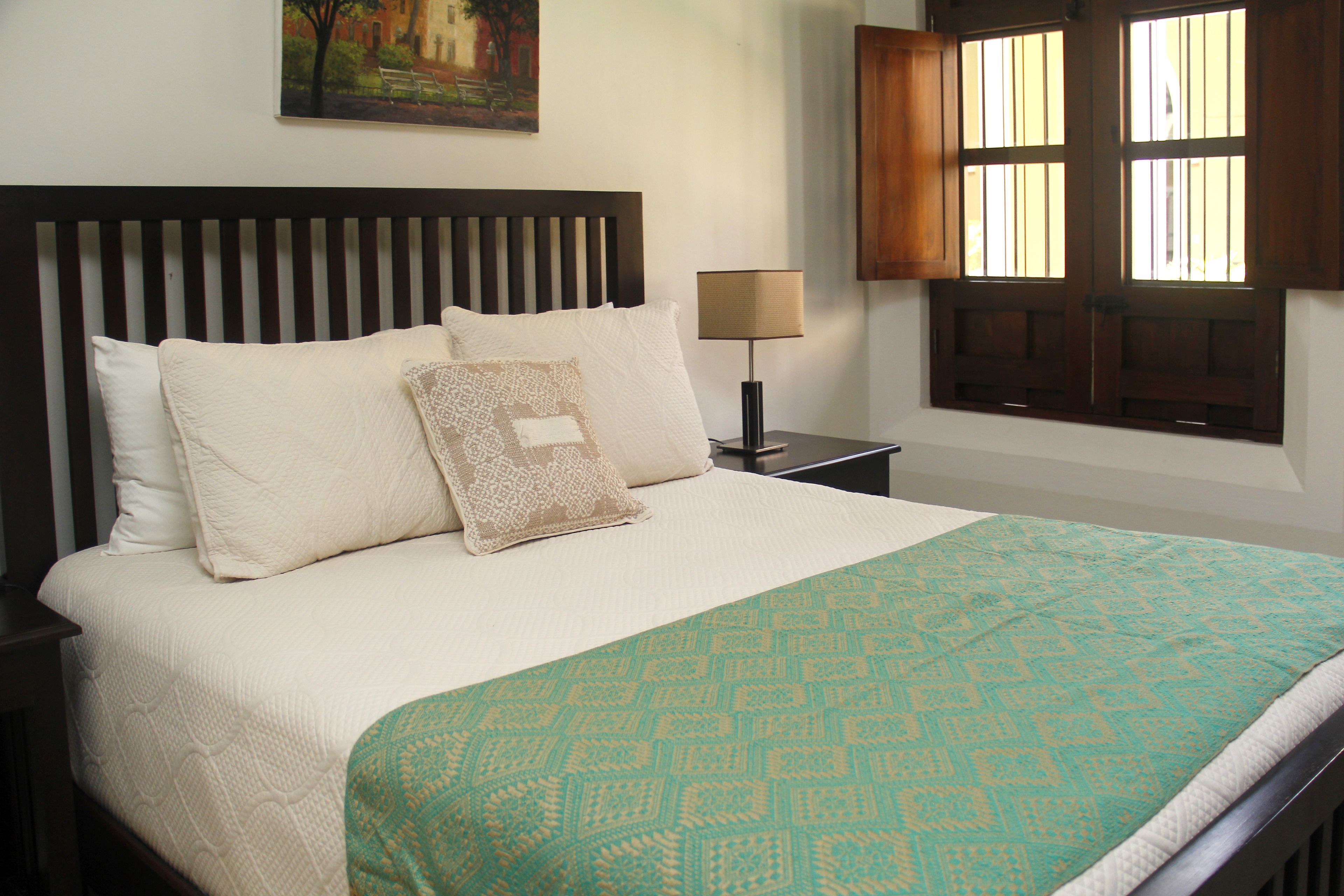 egyptian cotton sheets, premium bedding, tempur-pedic beds, in-room safe