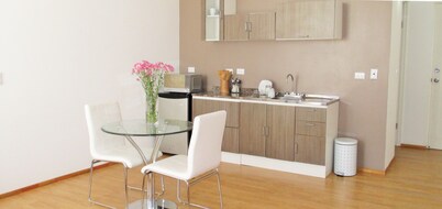 Cedar Cats Short Stay Apartments - Adults Only