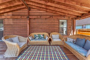 Classic Chalet, 3 Bedrooms, Mountain View, Mountainside | Terrace/patio