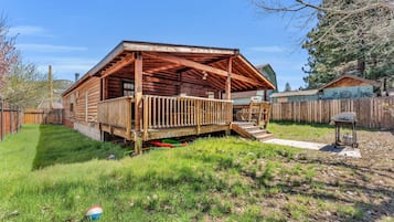 Classic Chalet, 3 Bedrooms, Mountain View, Mountainside | Terrace/patio