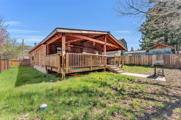 Classic Chalet, 3 Bedrooms, Mountain View, Mountainside | Teres/patio