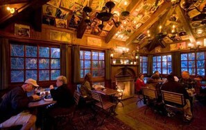 5 bars/lounges, pub, sports bar