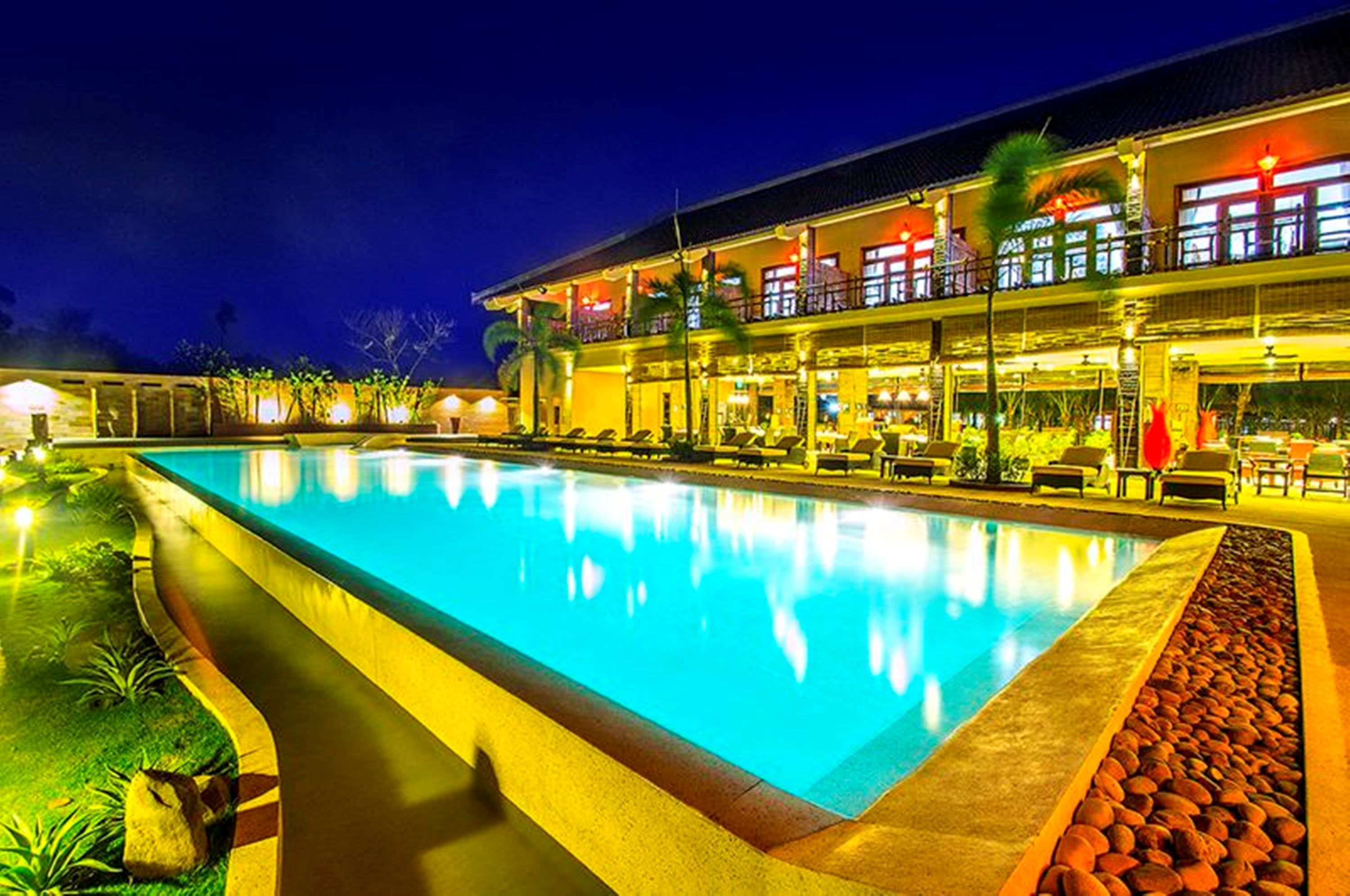 Outdoor pool, pool loungers