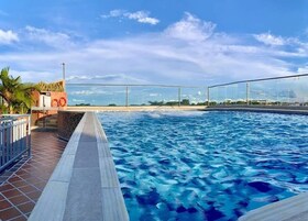 2 piscinas al aire libre