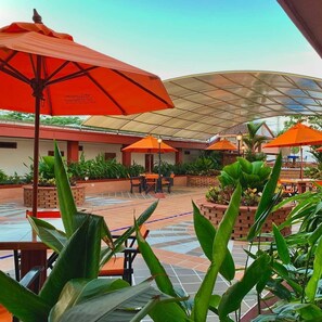 32-inch plasma TV with cable channels, TV