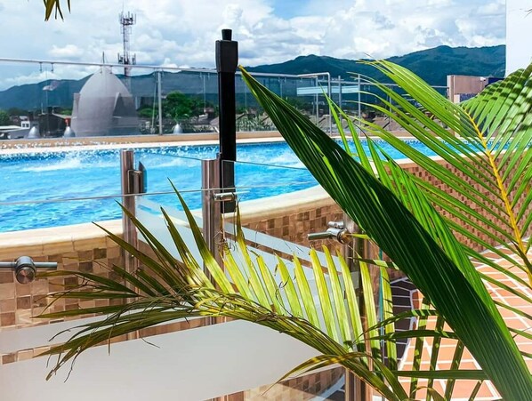 32-inch plasma TV with cable channels, TV