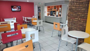 Daily buffet breakfast (EUR 7.8 per person)