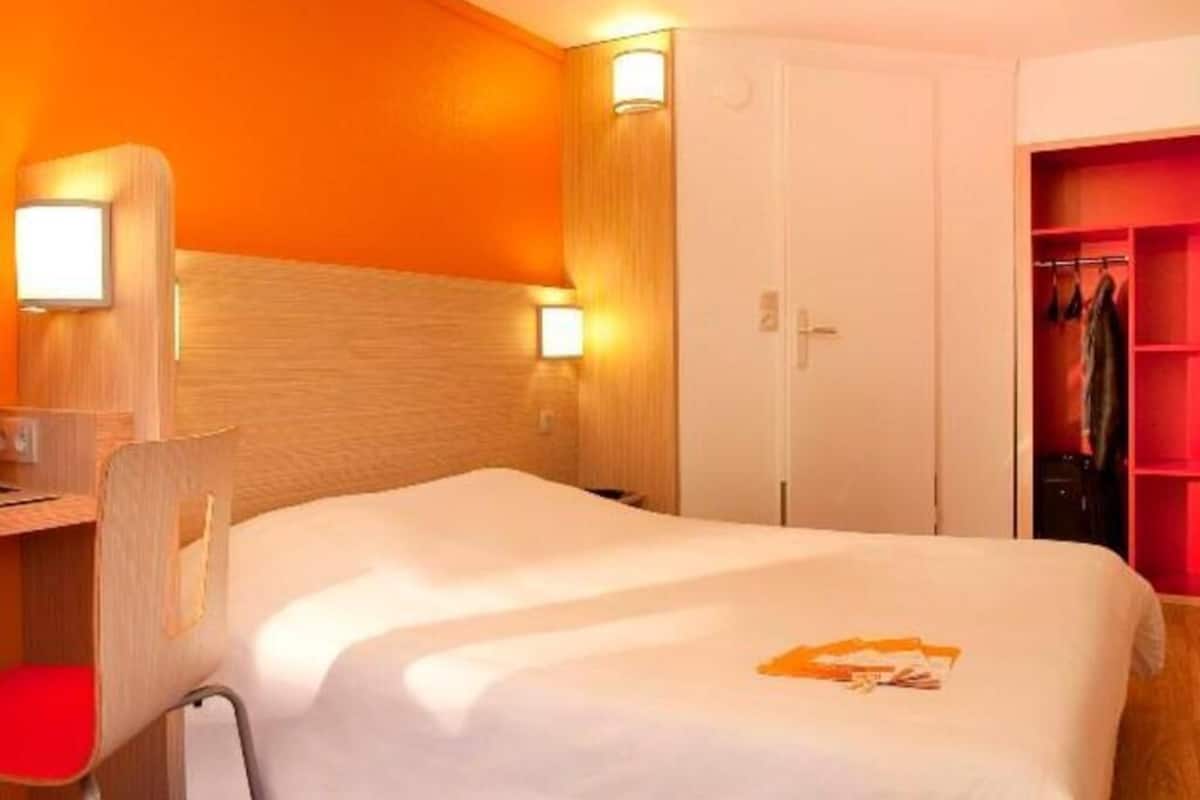 Bureau, espace de travail pour ordinateurs portables