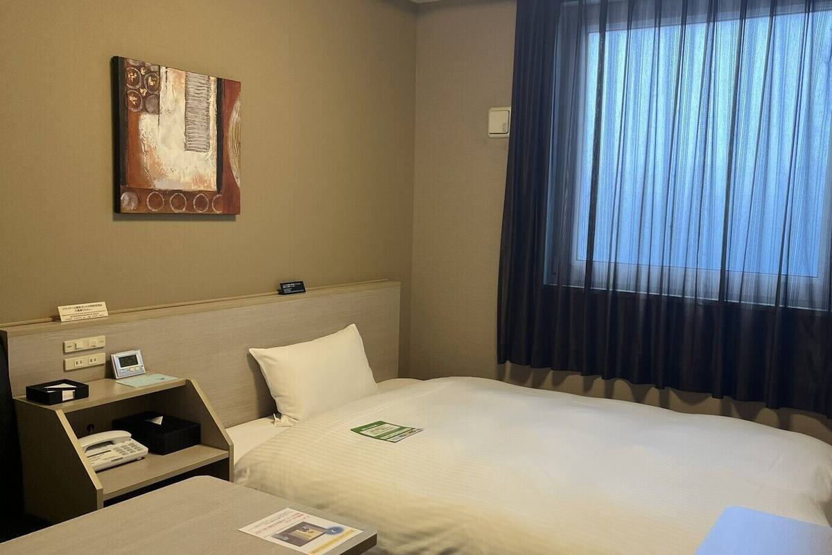 Desk, WiFi (free), bed sheets