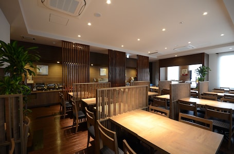 Tägliches inbegriffenes Frühstücksbuffet