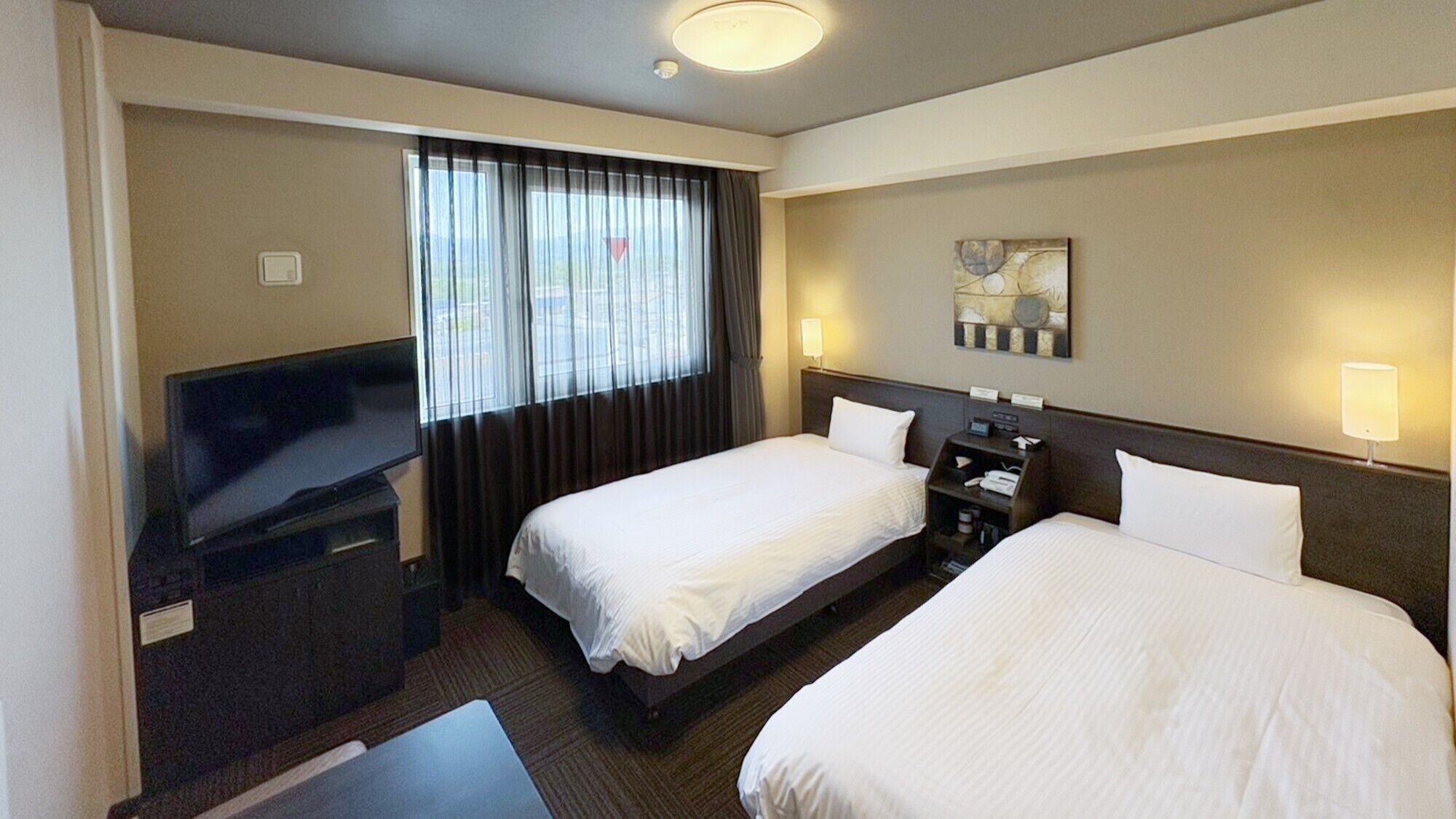 Desk, free WiFi, bed sheets