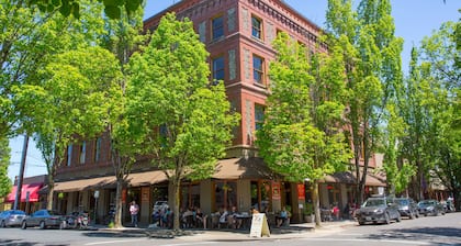 McMenamins Hotel Oregon