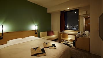 Literie de qualité supérieure, bureau, rideaux occultants