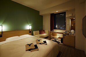 Ropa de cama de alta calidad, cortinas blackout y insonorización