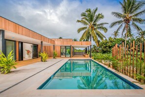 Outdoor pool - Pacific Palms Luxury Villa (Rarotonga)