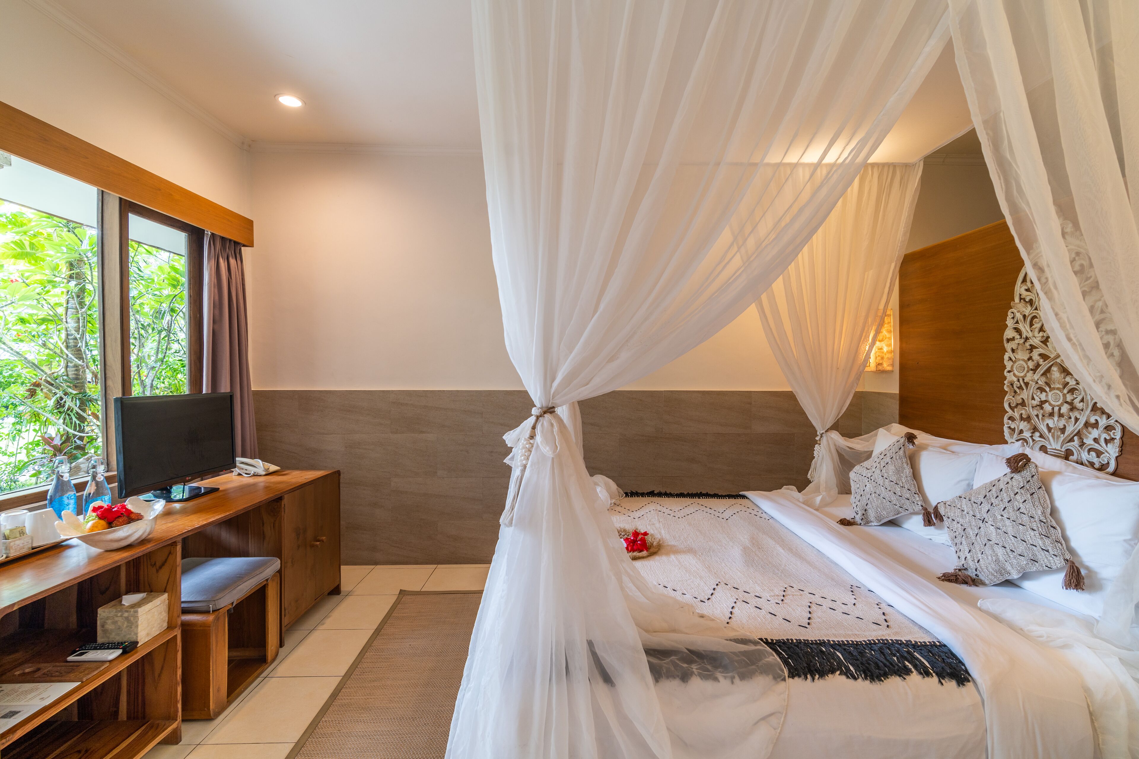 suite double room | 1 bedroom, minibar, in-room safe, desk