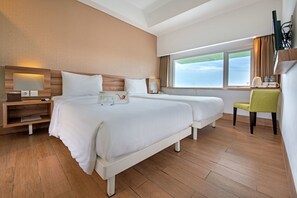 Premium bedding, in-room safe, desk, free WiFi