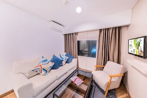 Kamar Grand | Area keluarga | TV layar datar