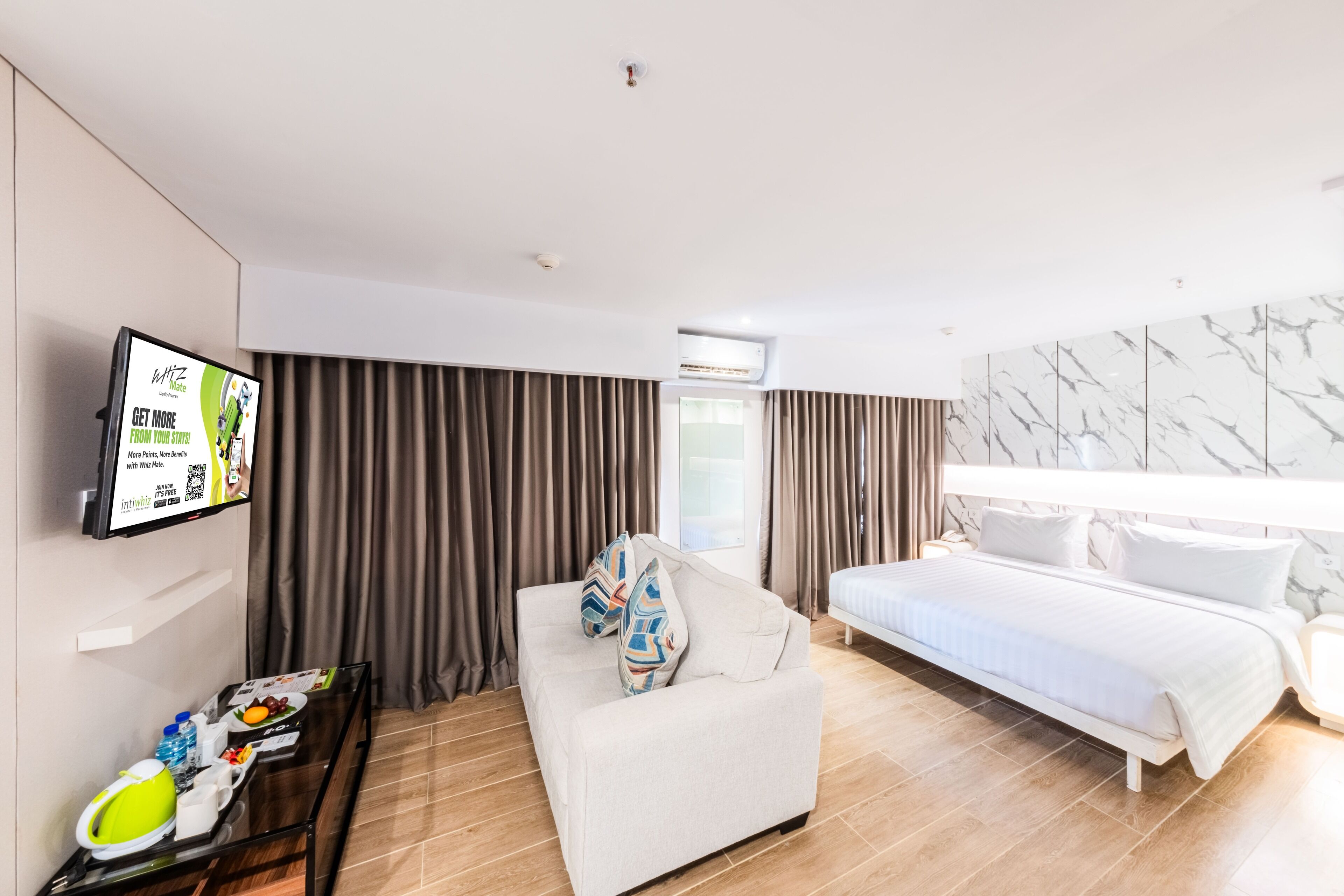 Family Room | Premium bedding, in-room safe, desk, free WiFi