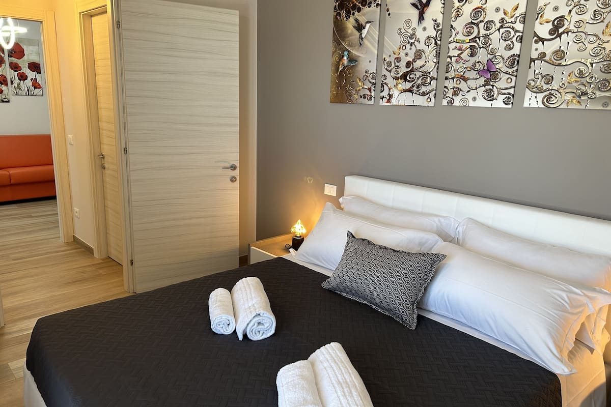 1 bedroom, in-room safe, desk, free wifi