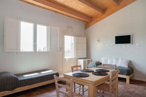 Comfort Studio | Minibar, soundproofing, cribs/infant beds, rollaway beds - Il Giardino degli Ovali (Fiumefreddo di Sicilia)