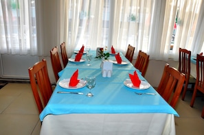 Breakfast, lunch and dinner served  - Çınar Family Suite Hotel (Manavgat)