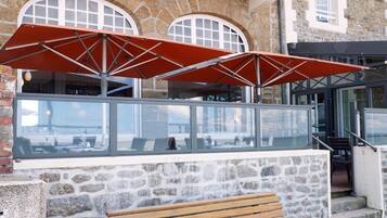 Vista frontal de la propiedad