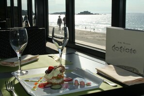 Lunch and dinner served, seafood - Hôtel L'Antinéa (Saint-Malo)