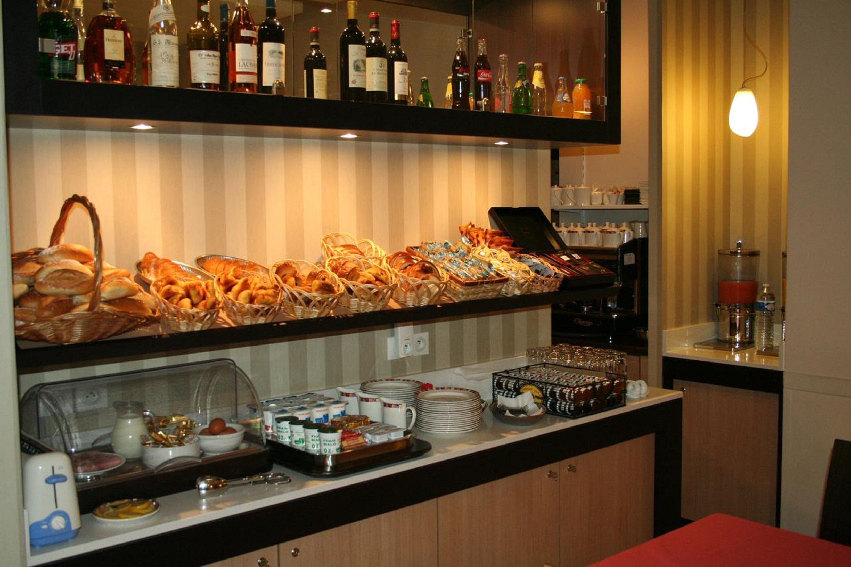 daily buffet breakfast (eur 16 per person)