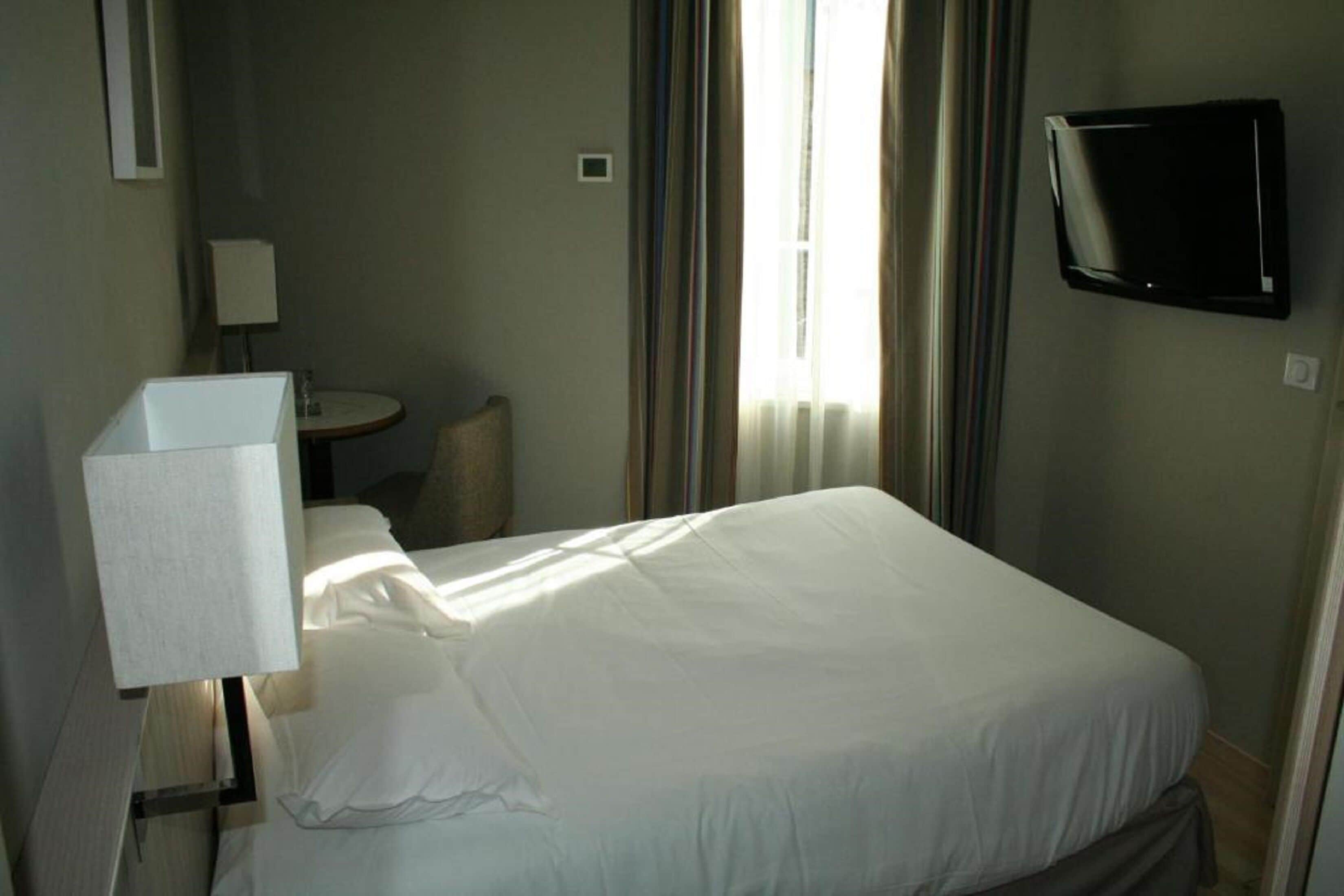 double room, courtyard view | premium bedding, in-room safe, free wifi