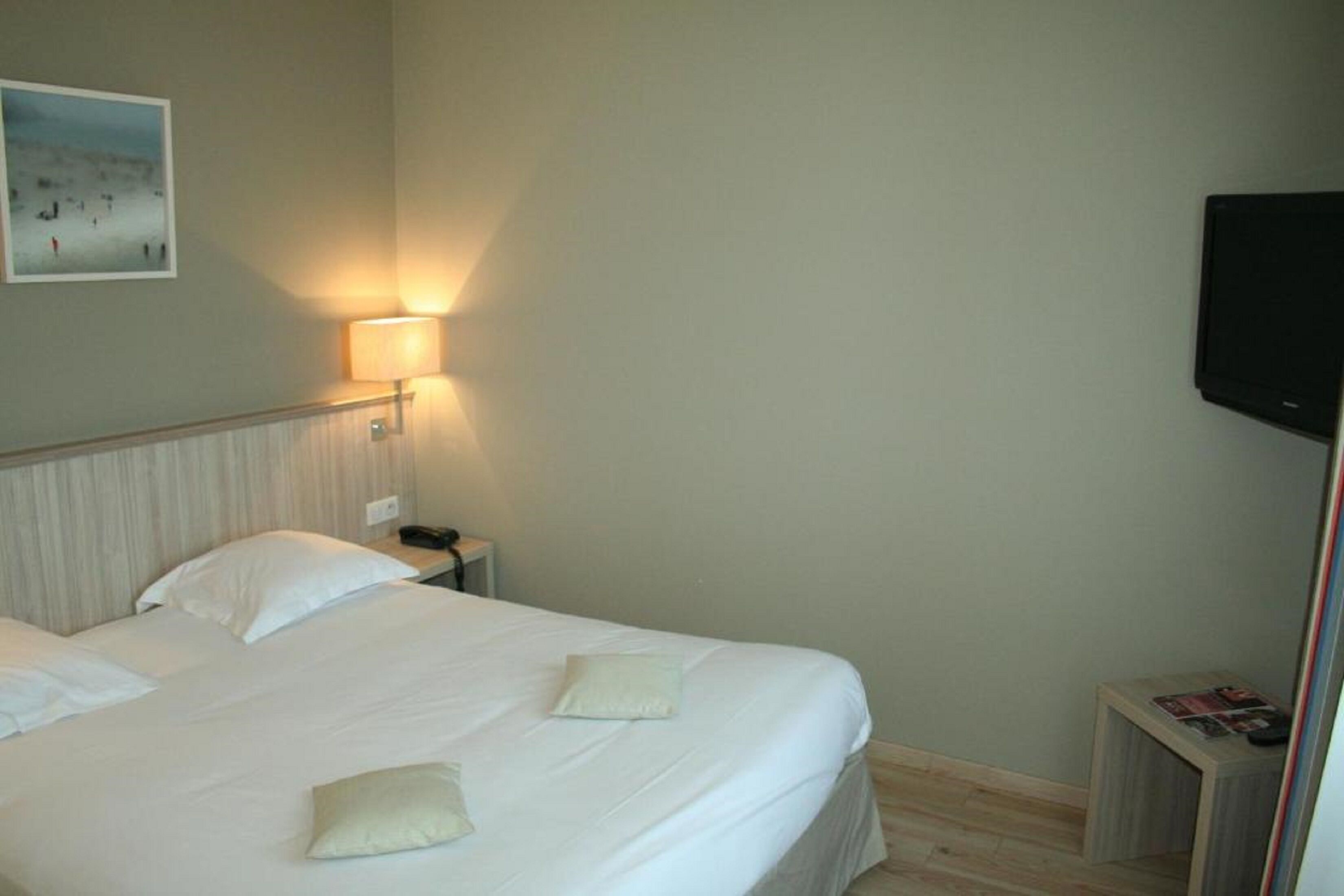 double room, courtyard view | premium bedding, in-room safe, free wifi