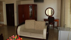 Unclassified image, 4 of 33, button - MIC Hotel (Dar es Salaam)