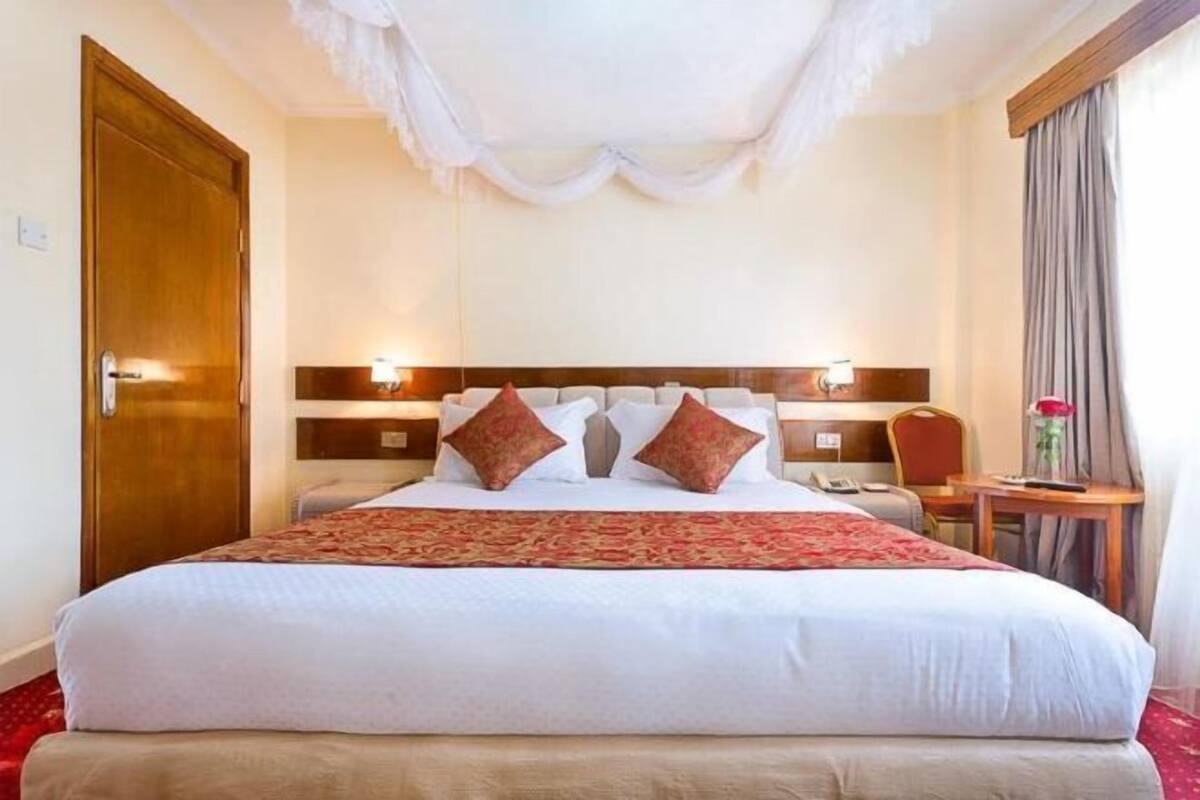 Hypo-allergenic bedding, in-room safe, soundproofing, free WiFi