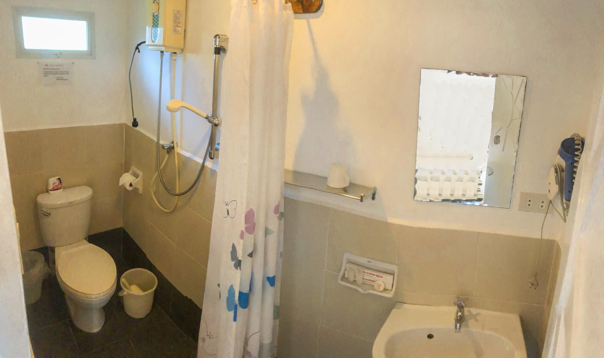 standard room | bathroom | shower, free toiletries, hair dryer, towels