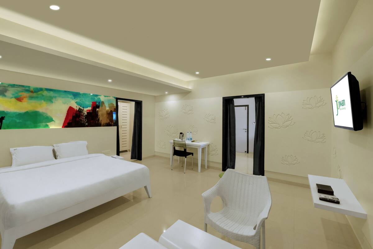 Premier Suite, 1 King Bed, Balcony, Sea View