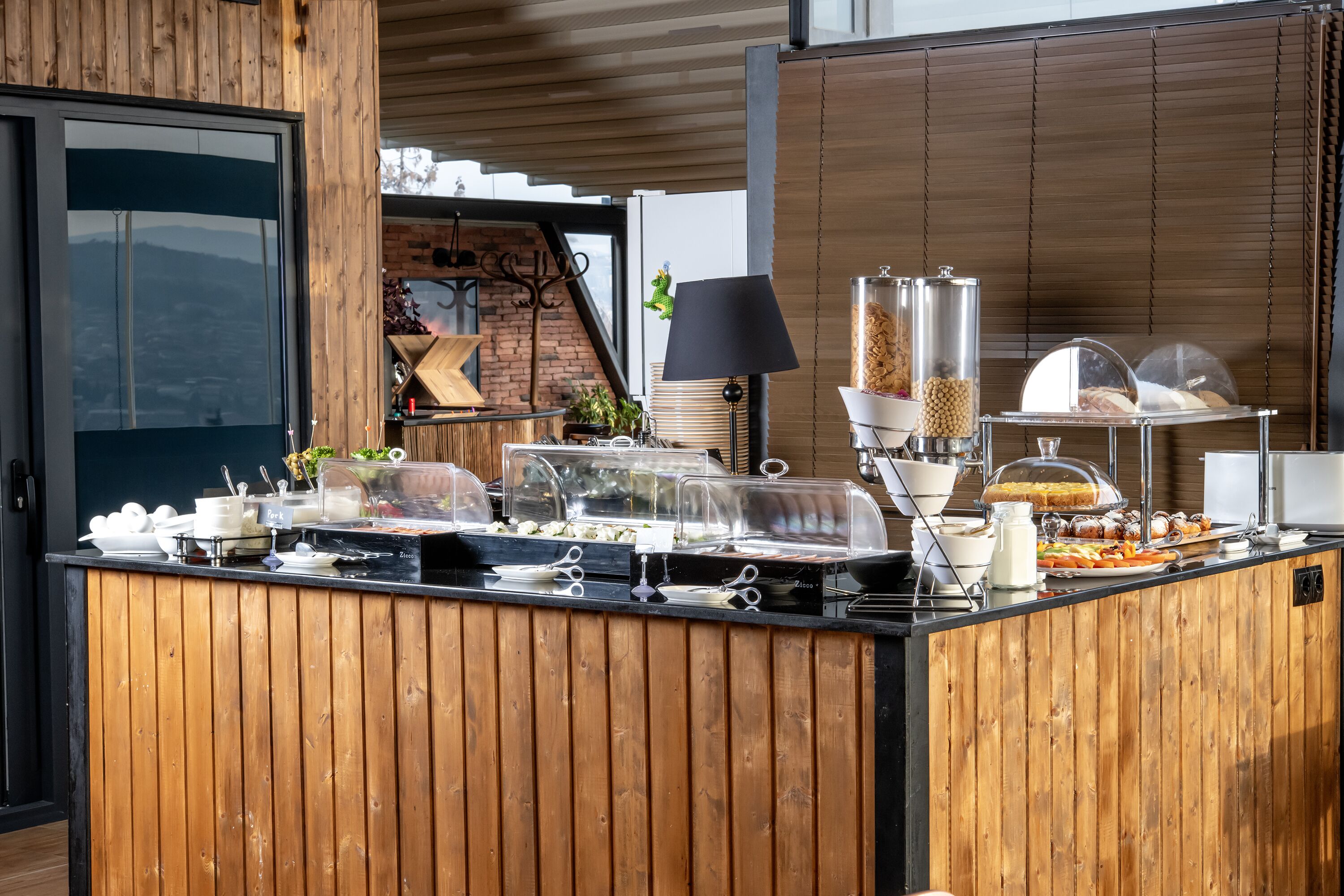 daily breakfast for a fee