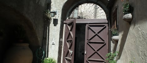 EntrĂ©e de lâhĂ©bergement