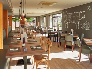 2 restaurants, breakfast, lunch, dinner served; international cuisine - BQ Can Picafort Hotel (Santa Margalida)
