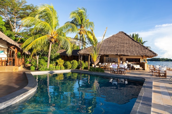 Outdoor pool, pool loungers
