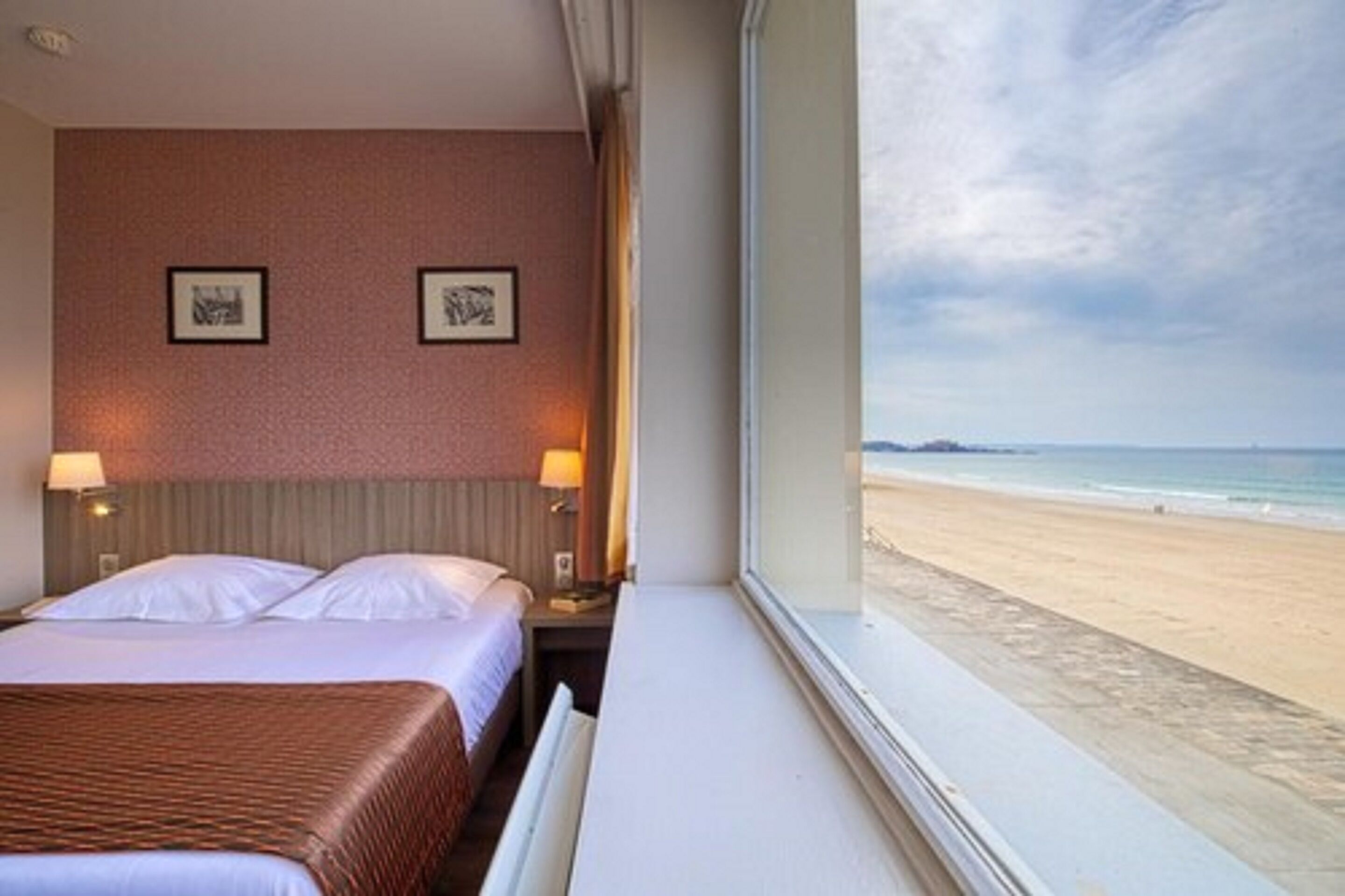 double room, sea view | desk, free wifi, bed sheets