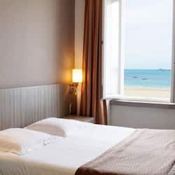 Double Room, Sea View | Desk, free WiFi, bed sheets