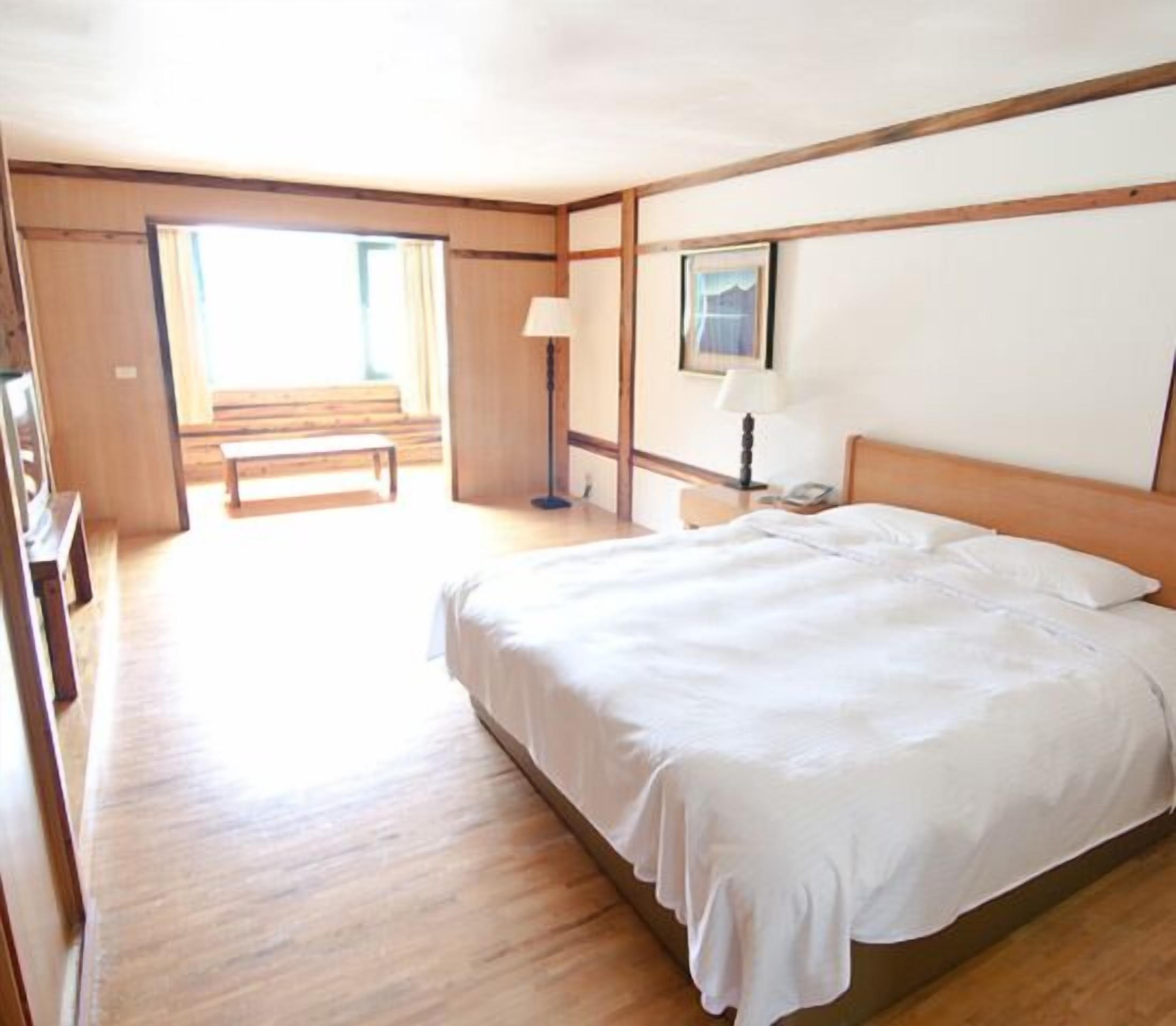 minibar, blackout curtains, free wifi