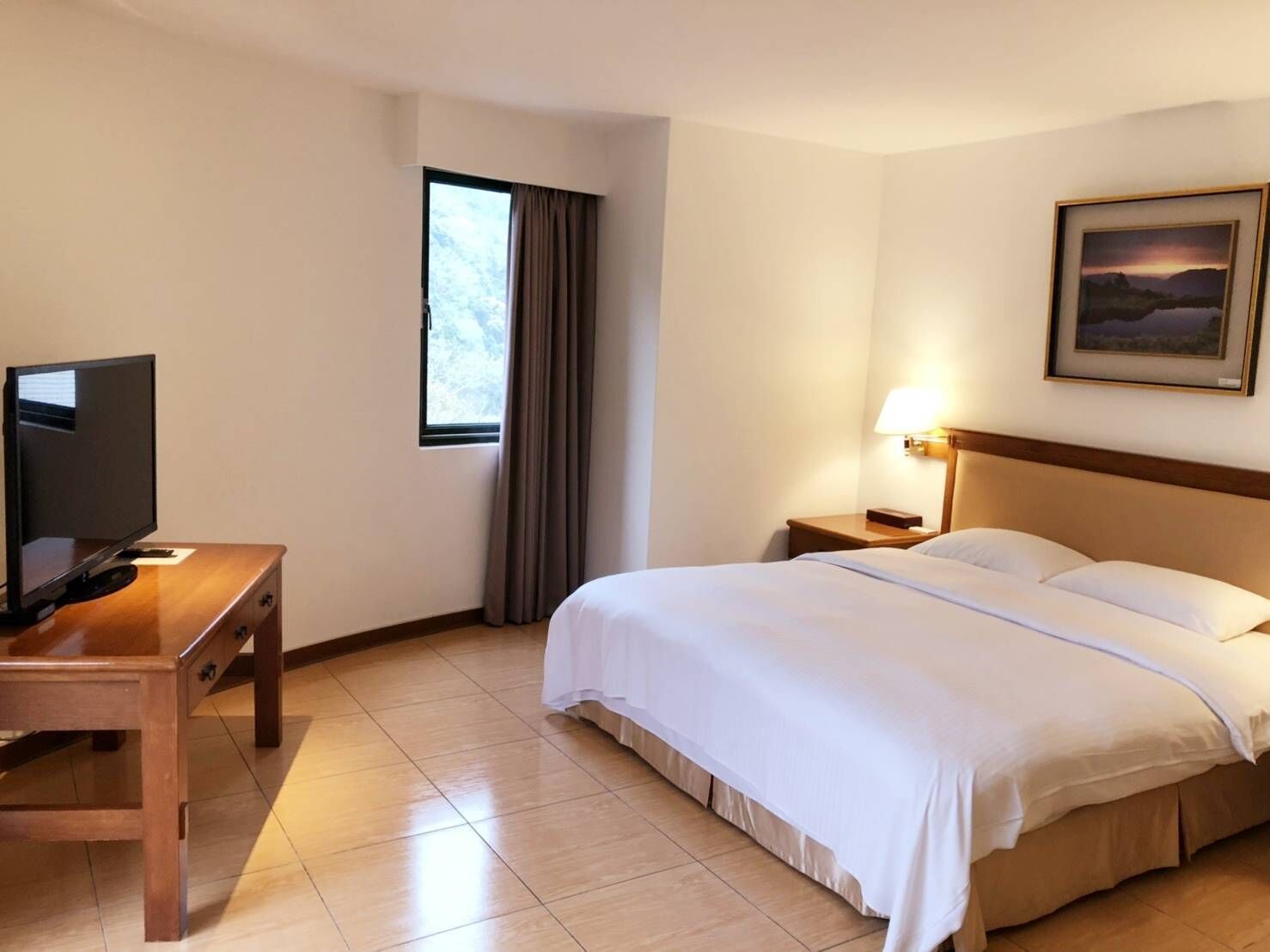 honeymoon room | minibar, blackout curtains, free wifi