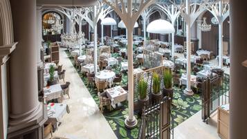 تناول الطعام