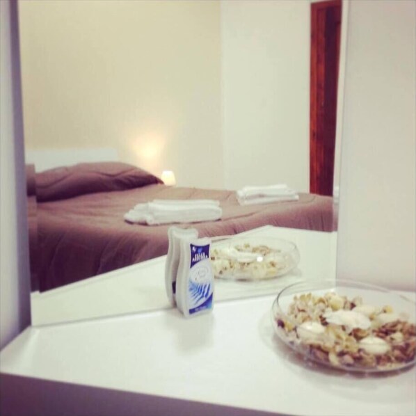 Double Room | Premium bedding, desk, cots/infant beds, rollaway beds