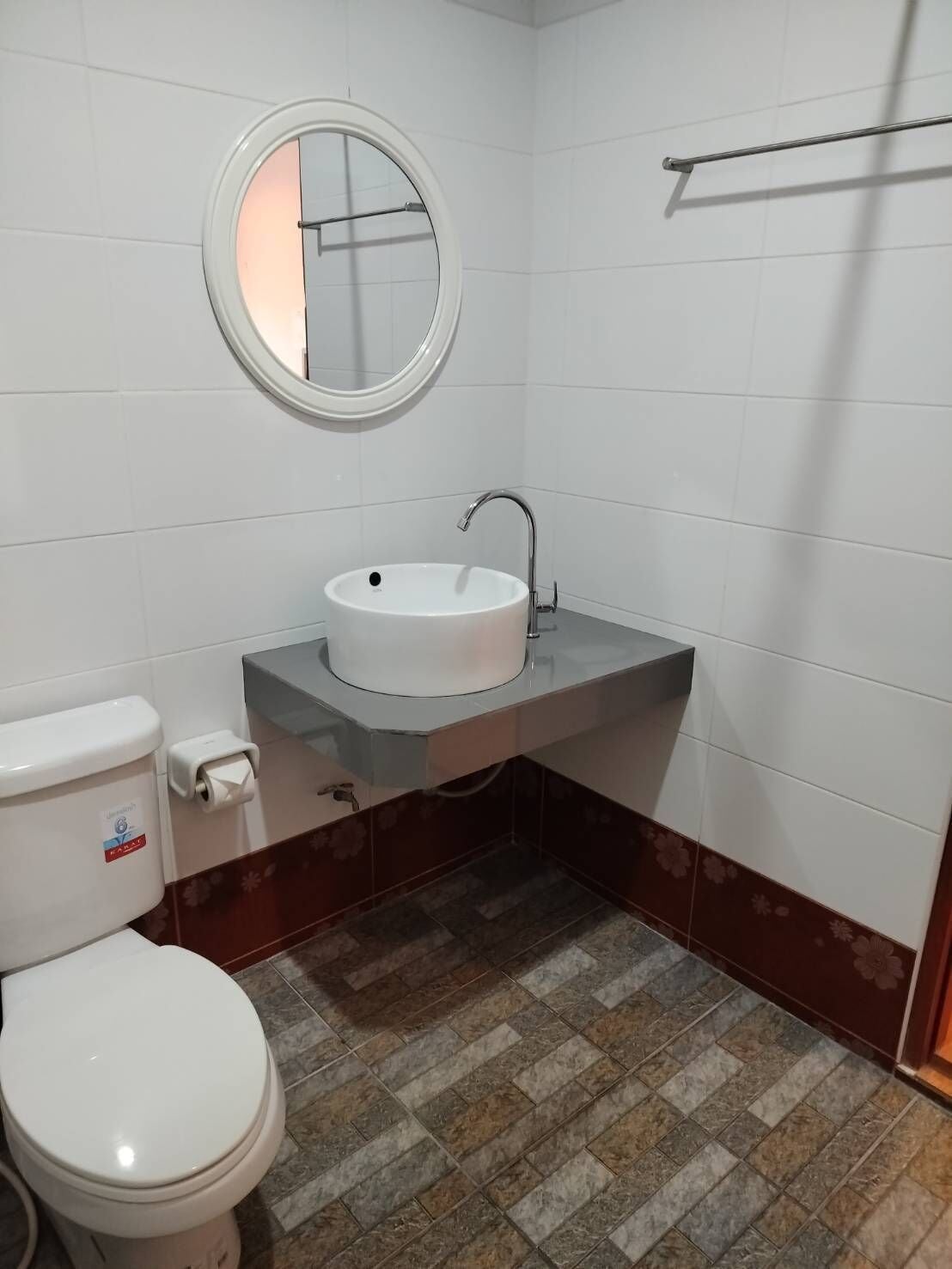 superior double room | bathroom | shower, free toiletries, towels