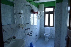 Dusche, kostenlose Toilettenartikel, Haartrockner